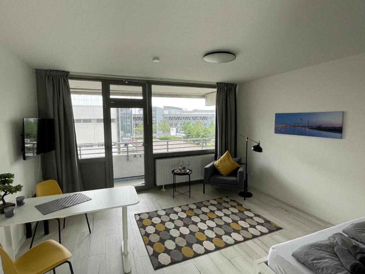 Apartment Rhein - Central - Balcony - Tradefair Neuss Exterior photo