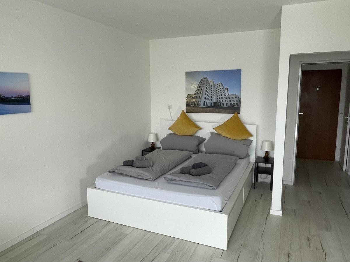 Apartment Rhein - Central - Balcony - Tradefair Neuss Exterior photo